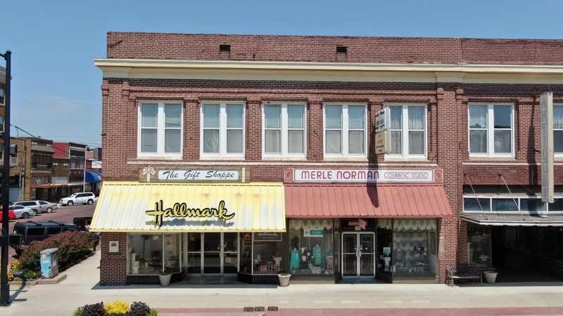 301–303 E. Grand
